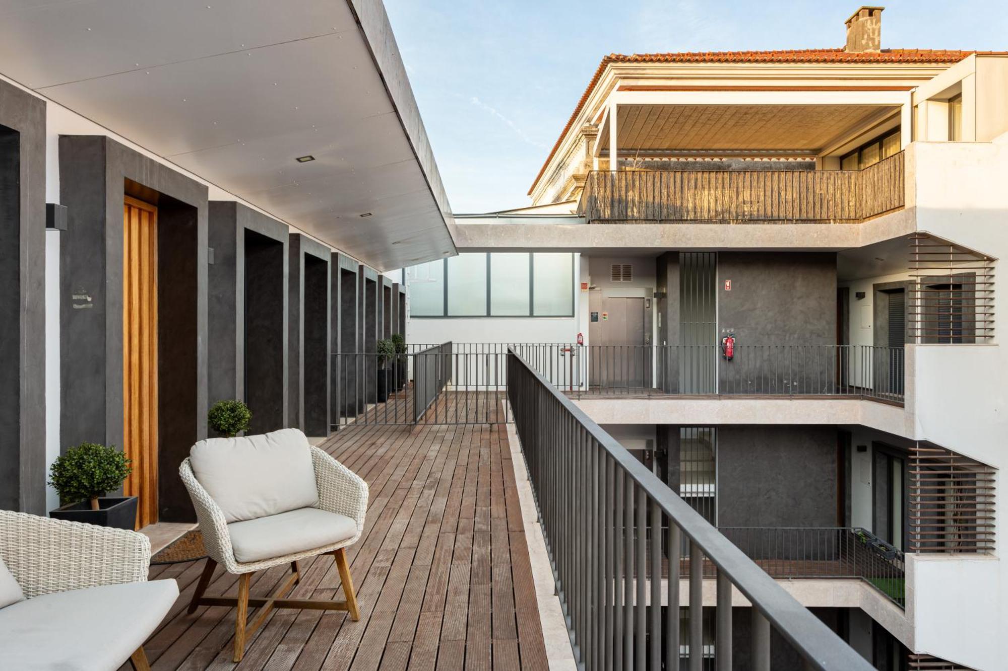 Joivy Bairro Alto 2-br With Large Terrace * Lisbon