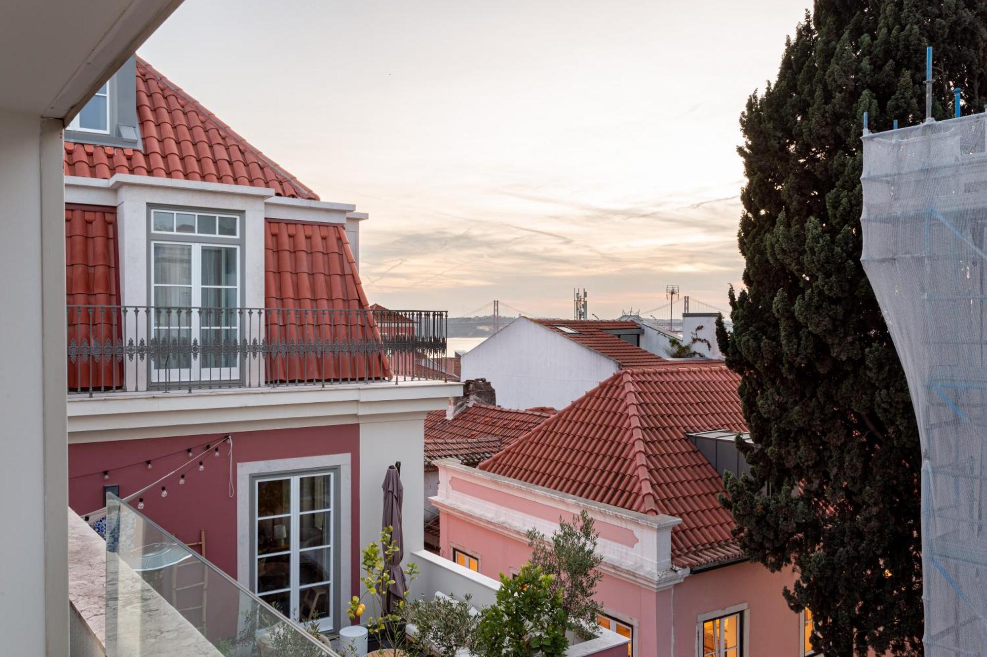 Joivy Bairro Alto 2-br With Large Terrace *